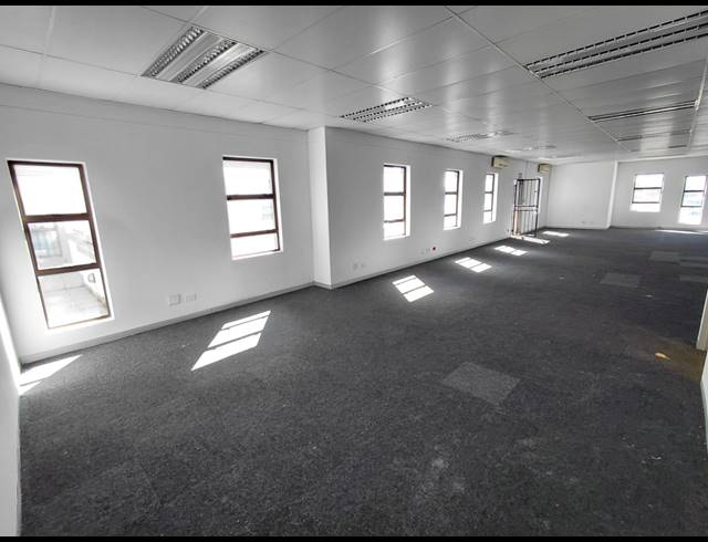 233M² OFFICE TO LET IN HALFWAY HOUSE